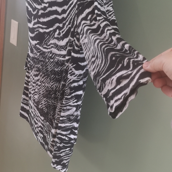 Chico's Zebra Print Cowl Neck 3/4 Sleeve Fashion Top Sz 3 Fits Like L or XL - Picture 9 of 12